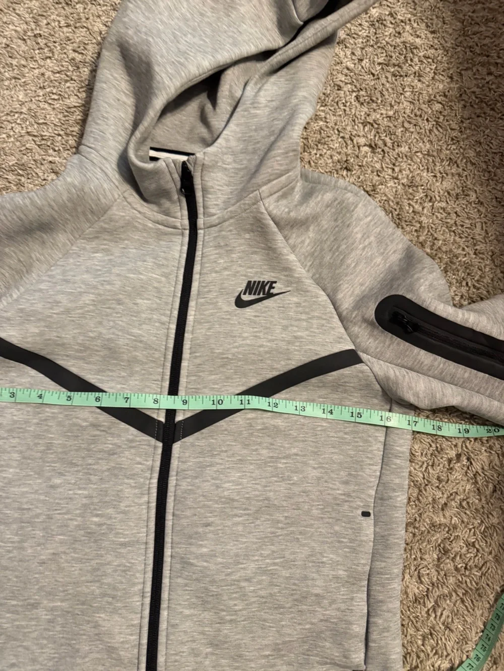 Nike boys tech